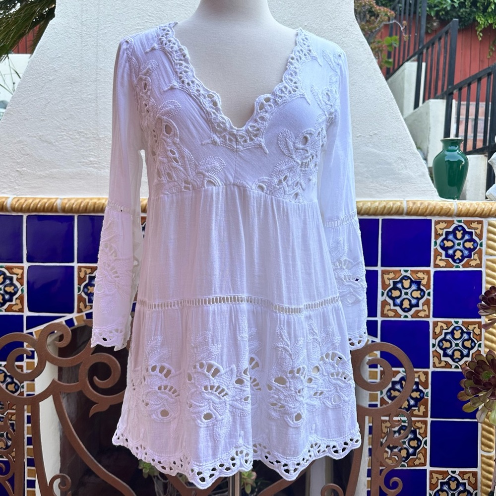 Raga Embroidered Eyelet V Neckline Bell Sleeves White Cotton Tunic Top Size S
